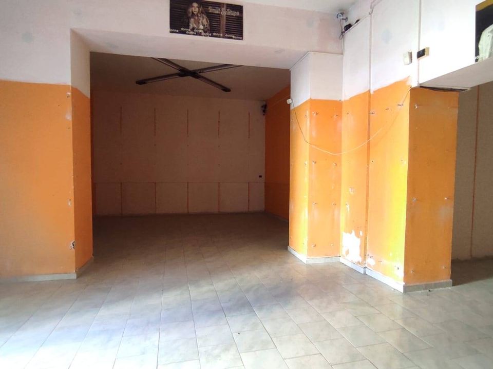 Local commercial - Maddaloni, Caserta - photo 3