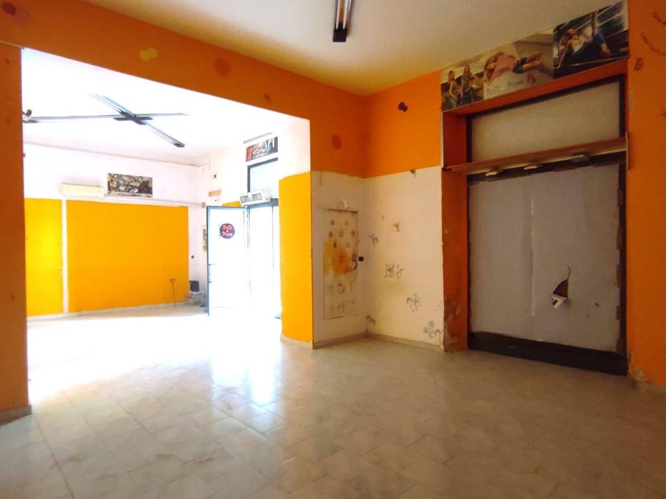 Local commercial - Maddaloni, Caserta - photo 4