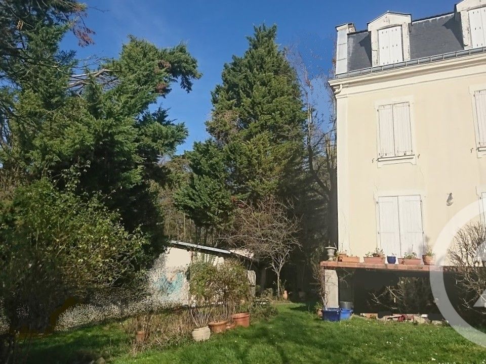 Bungalow i Fontenay-sous-Bois, Val-de-Marne - foto 1