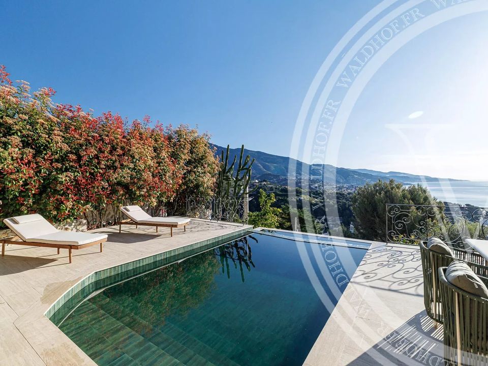 Villa i Roquebrune-Cap-Martin, Alpes-Maritimes - foto 1