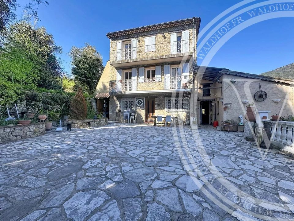 Villa i Le Bar-sur-Loup, Alpes-Maritimes - foto 1