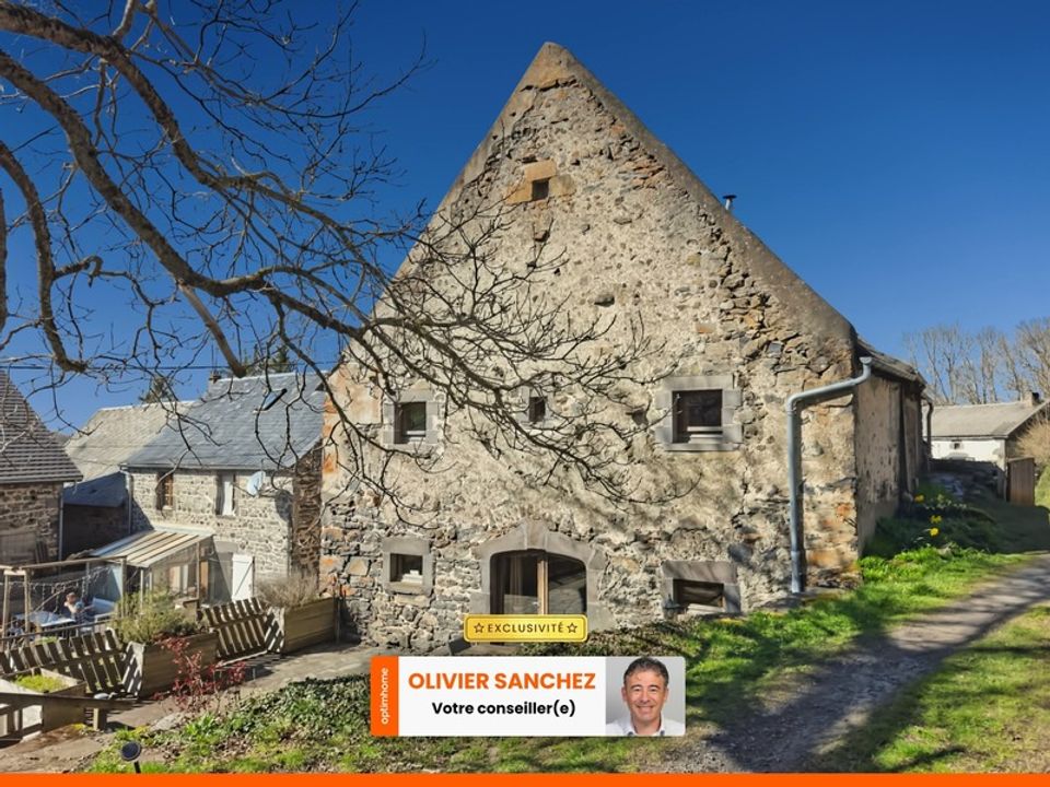 Villa i Saint-Bonnet-Pres-Orcival, Puy-de-Dome - foto 1