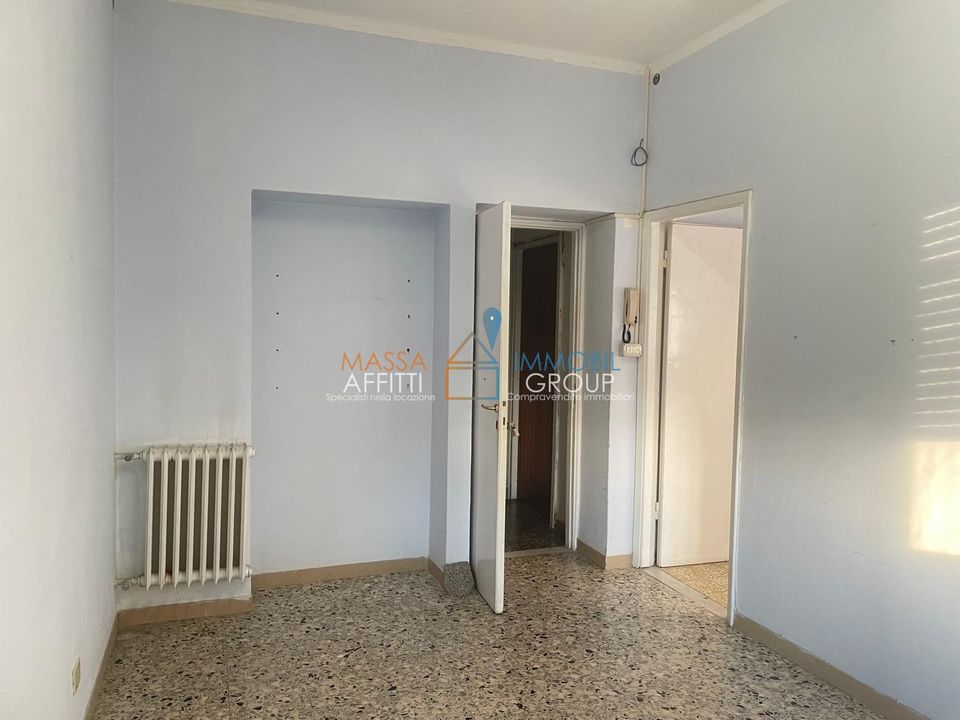 Commercial property in Massa, Massa and Carrara - photo 1