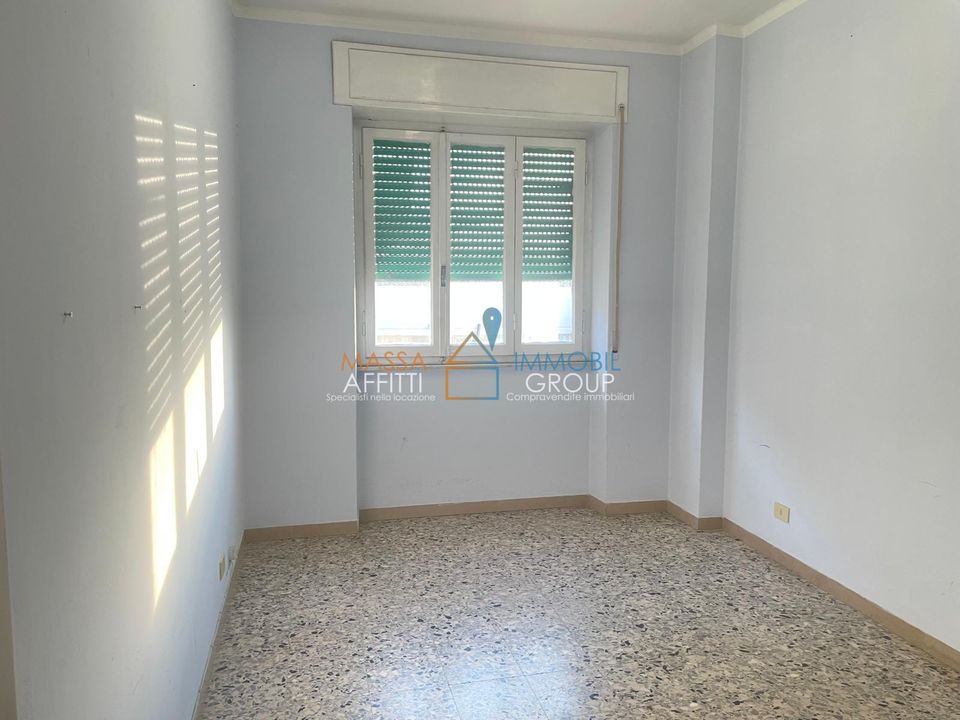 Commercial property in Massa, Massa and Carrara - photo 2