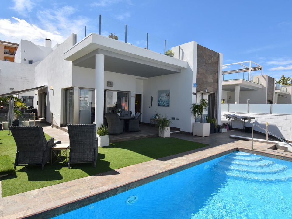 Villa i Villamartin, Alicante - foto 1