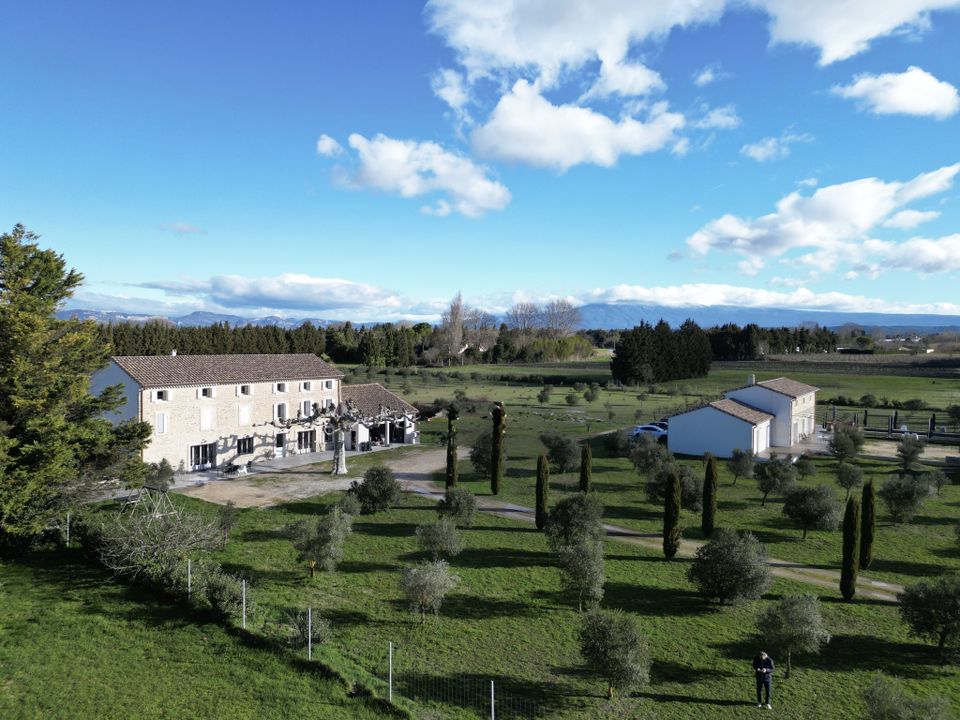 Villa i Pernes-les-Fontaines, Vaucluse - bilde 1