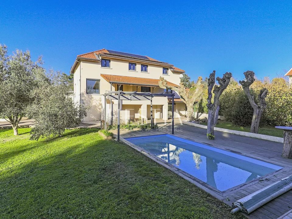 Villa i Rillieux-la-Pape, Rhone - foto 1