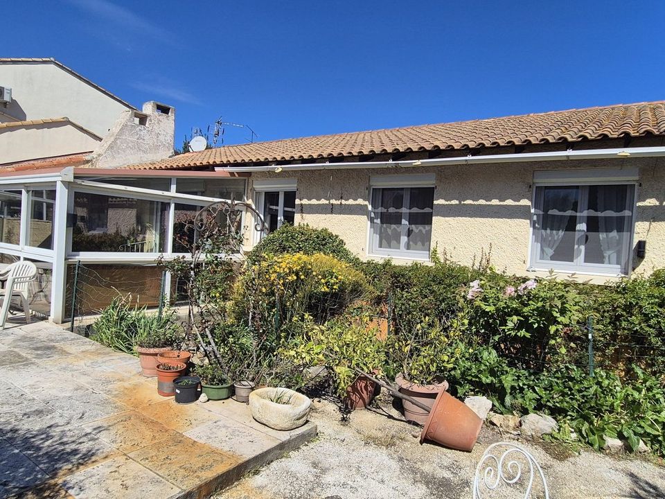 Villa en Arles, Bouches-du-Rhone - foto 1