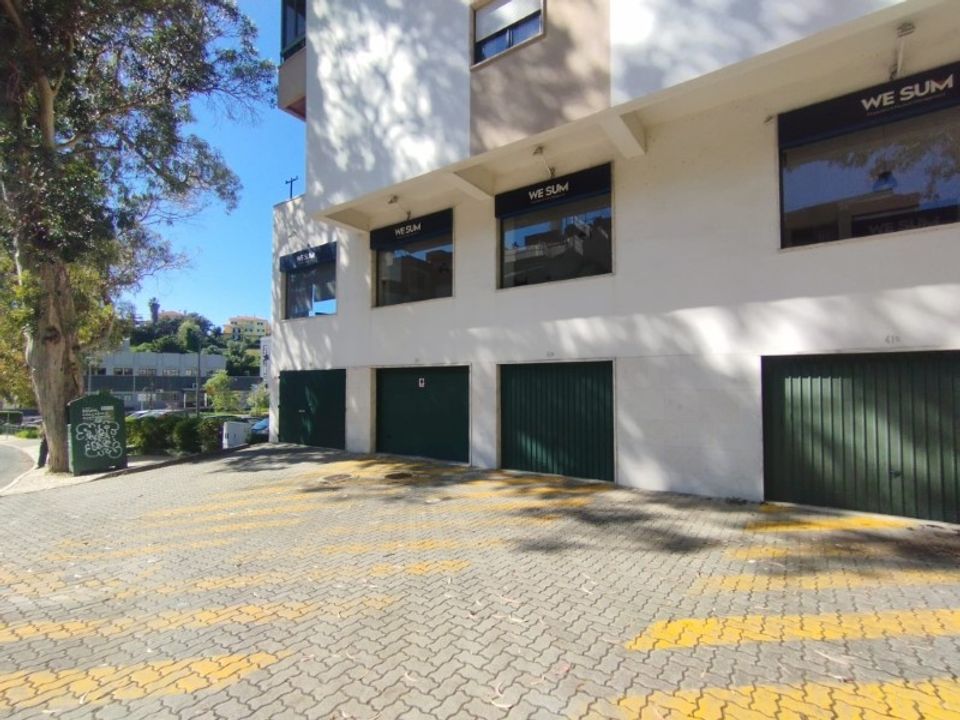 L'establiment comercial a Carnaxide, Lisbon - foto 3