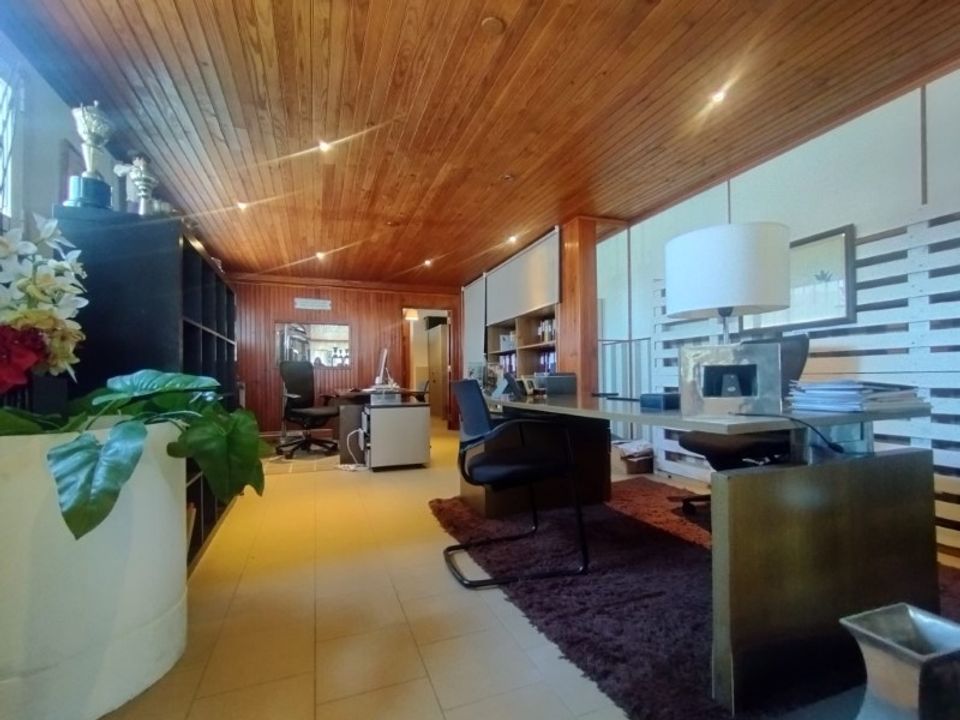 L'establiment comercial a Carnaxide, Lisbon - foto 4