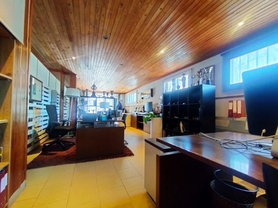 L'establiment comercial a Carnaxide, Lisbon - foto 1