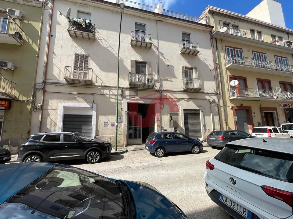 Erhvervsejendom i Benevento, Benevento - foto 1