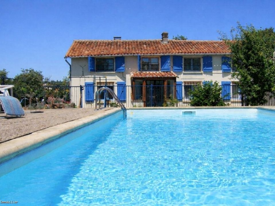 Villa i Nanteuil-en-Vallee, Charente - foto 1