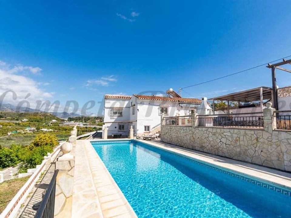 Villa i Nerja, Malaga - foto 1