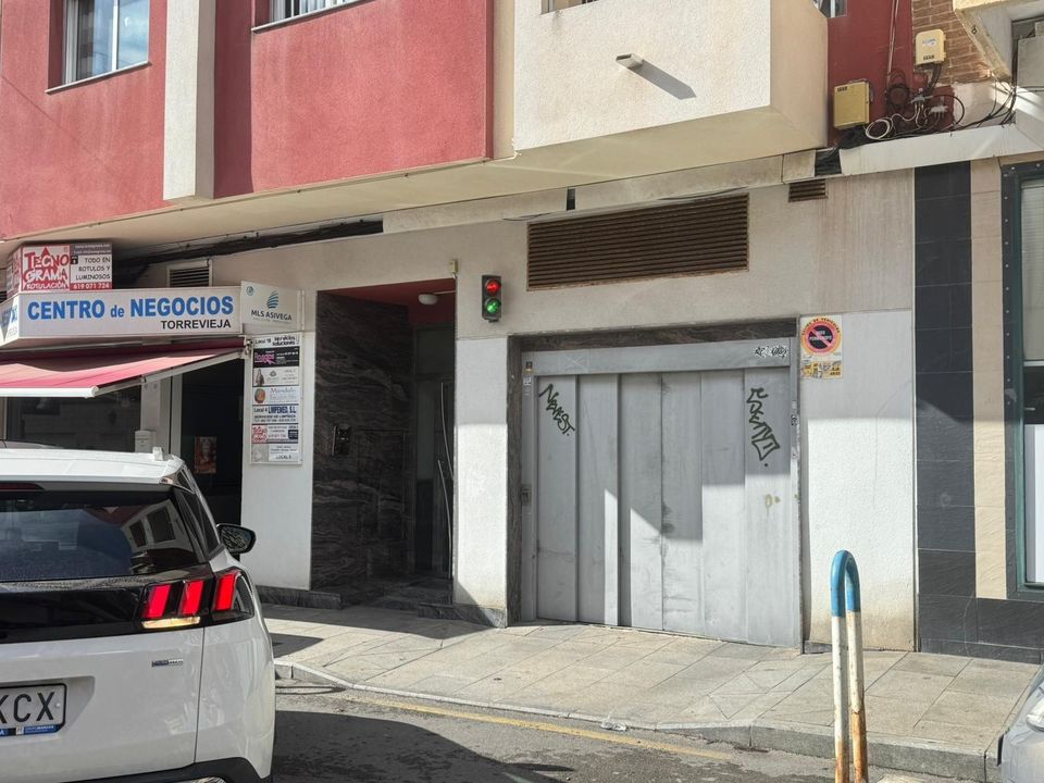Garage i Torrevieja, Alicante - foto 1