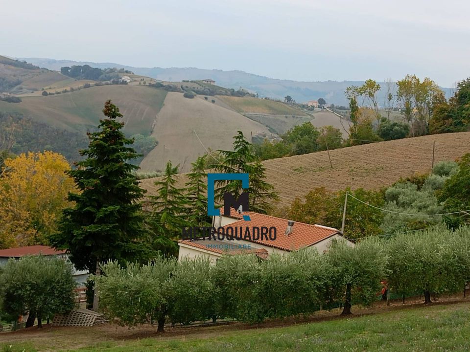 Landejendom i Montalto delle Marche, Ascoli Piceno - foto 1