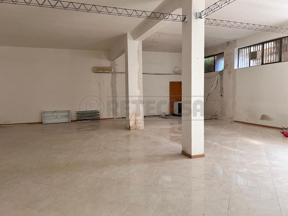 Erhvervsejendom i Caltanissetta, Caltanissetta - foto 2