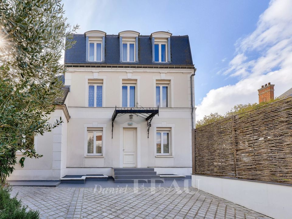 Villa i Rueil-Malmaison, Hauts-de-Seine - foto 1