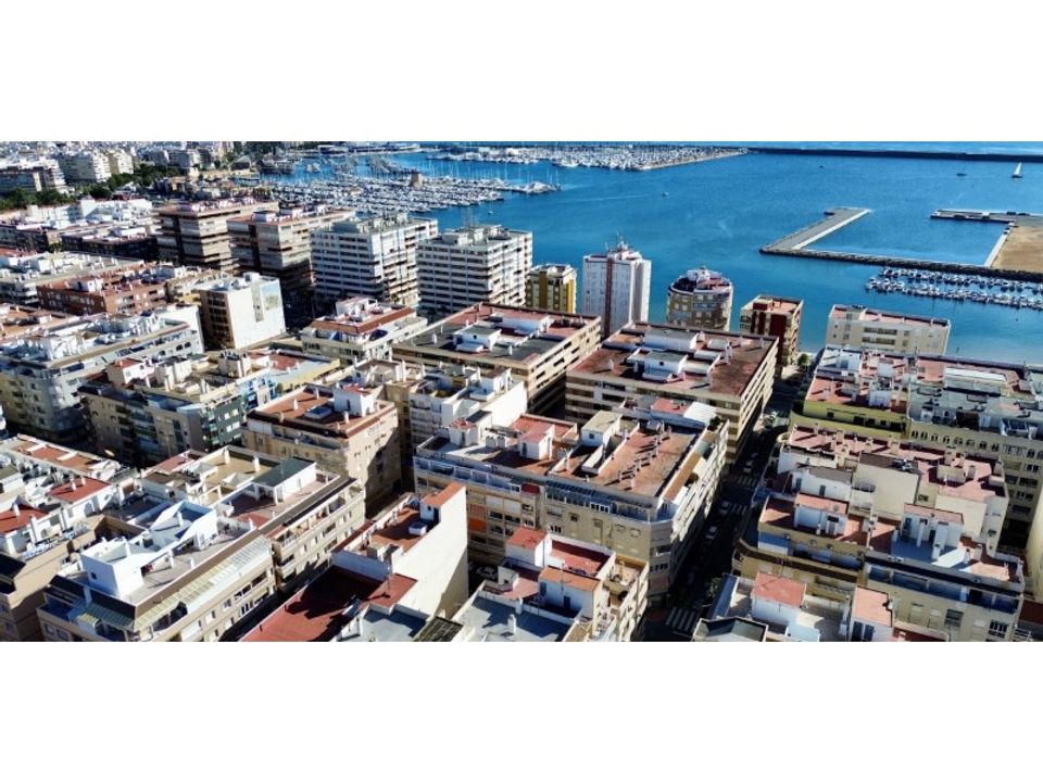 Lejlighed i Torrevieja, Alicante - foto 1