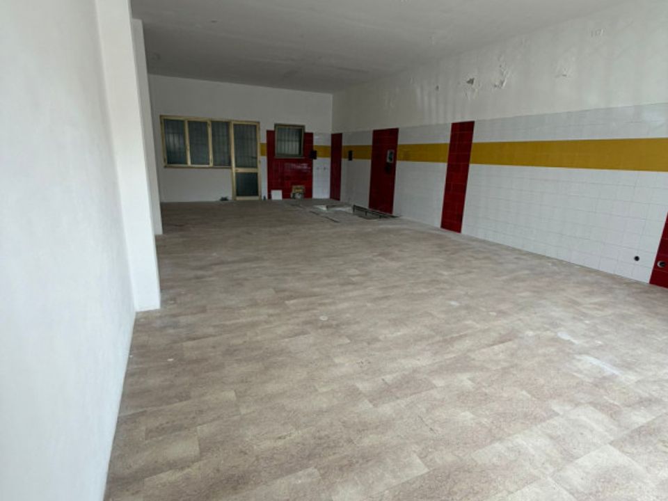 Erhvervsejendom i Maniago, Pordenone - foto 4