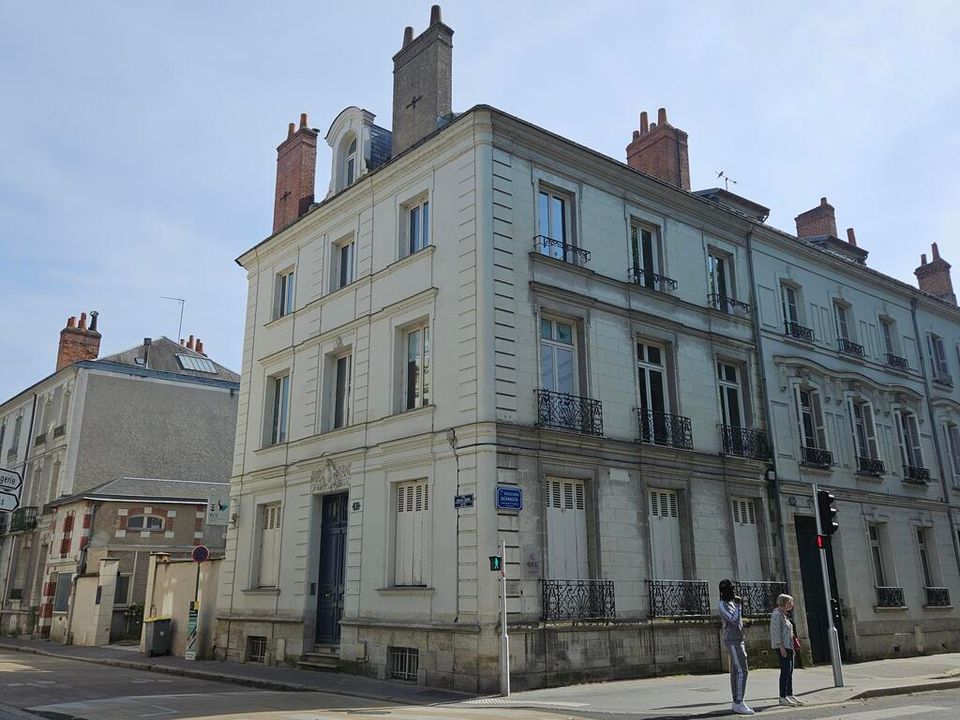 Erhvervsejendom i Tours, Indre-et-Loire - foto 1