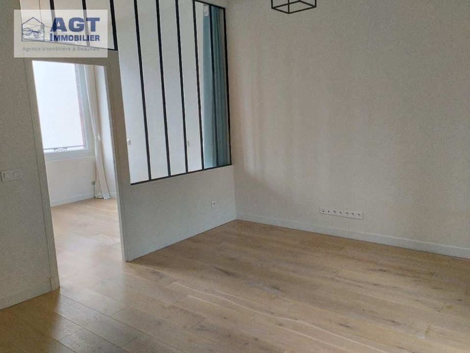 Apartment in Beauvais, Oise - photo 4