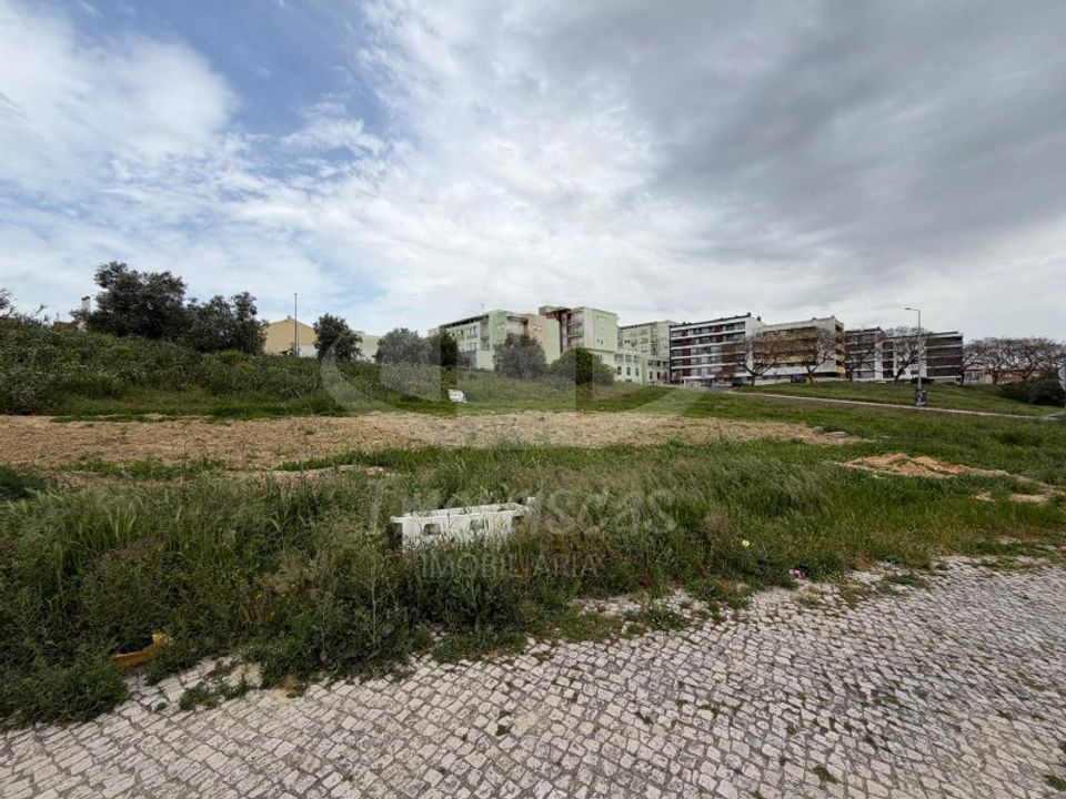 Helårsgrund i Camarate, Lisbon - foto 1