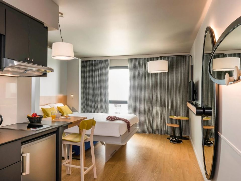 Erhvervsejendom i Colombes, Hauts-de-Seine - foto 3