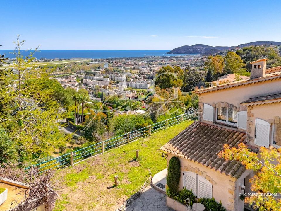 Villa i Mandelieu-la-Napoule, Alpes-Maritimes - foto 1