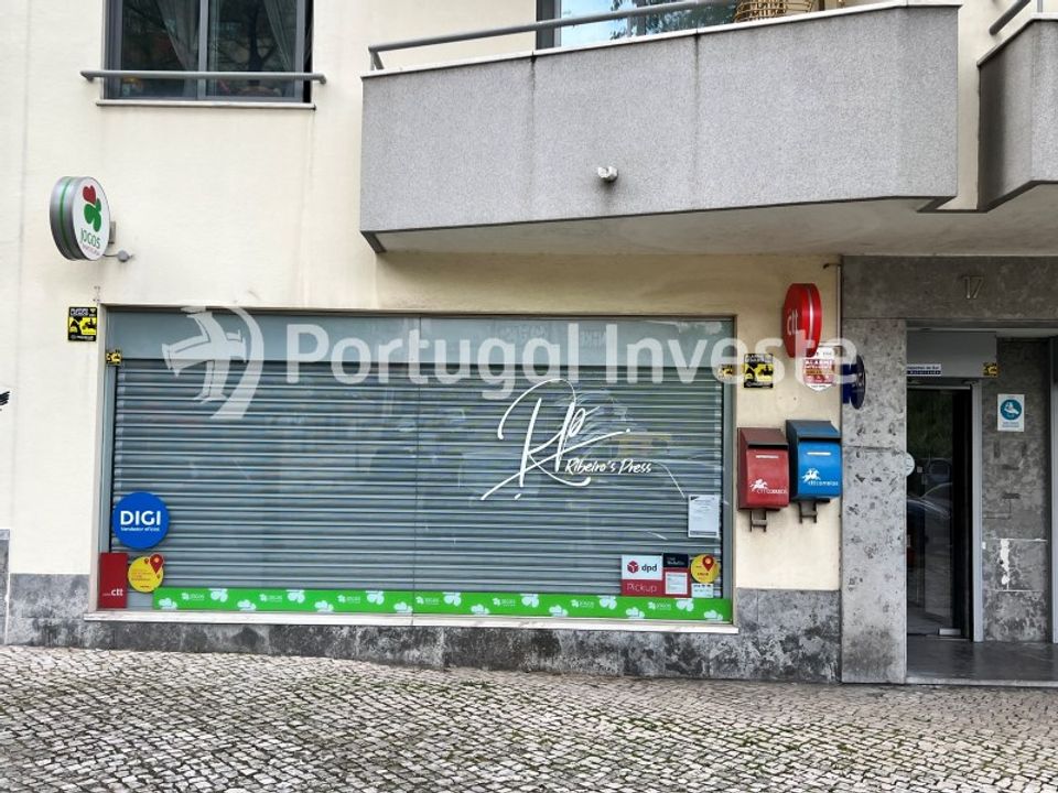 Erhvervsejendom i Almada, Setubal - foto 1