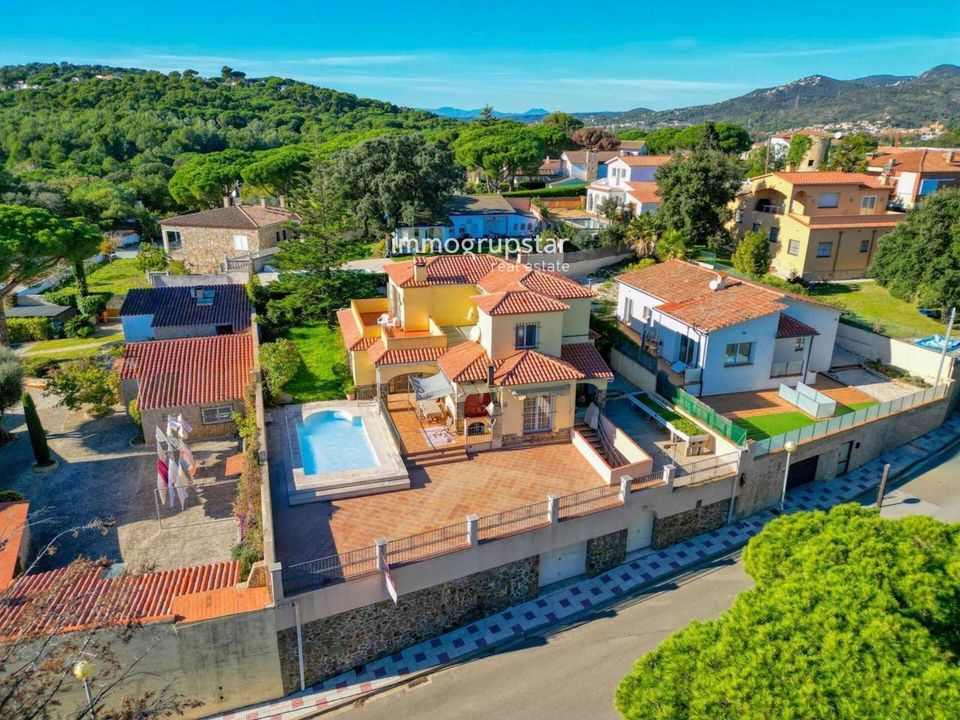 Villa i Castell-Platja D'aro, Gerona - foto 1