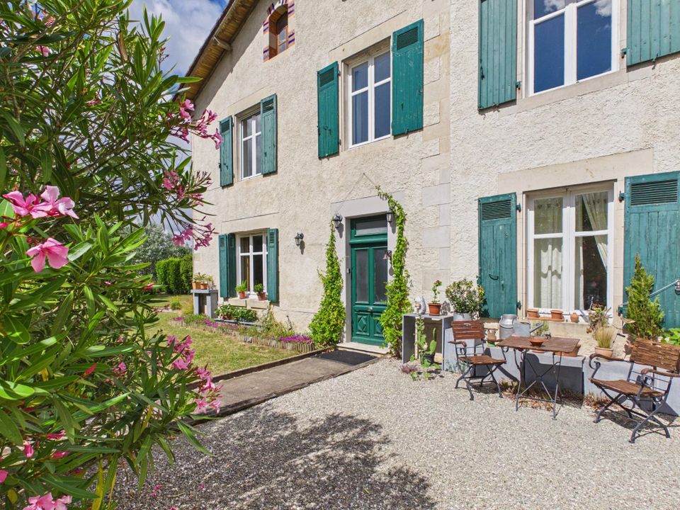 Villa i Benest, Charente - foto 1