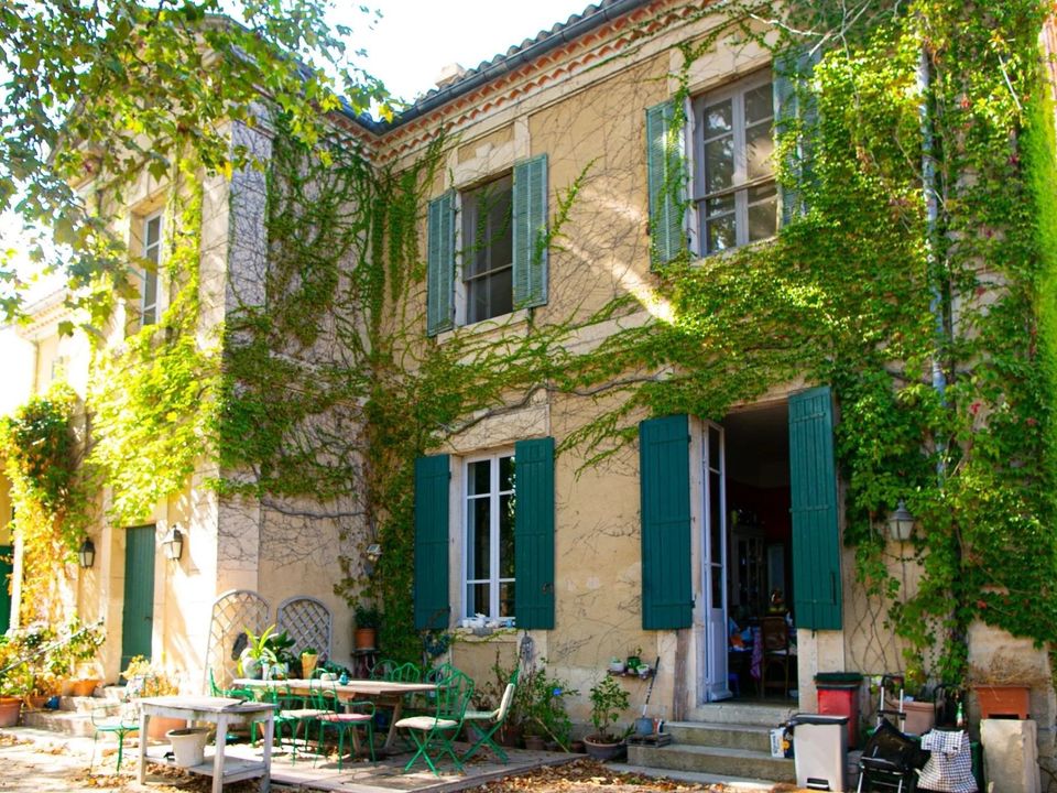 Villa in Le Thor, Vaucluse - photo 1