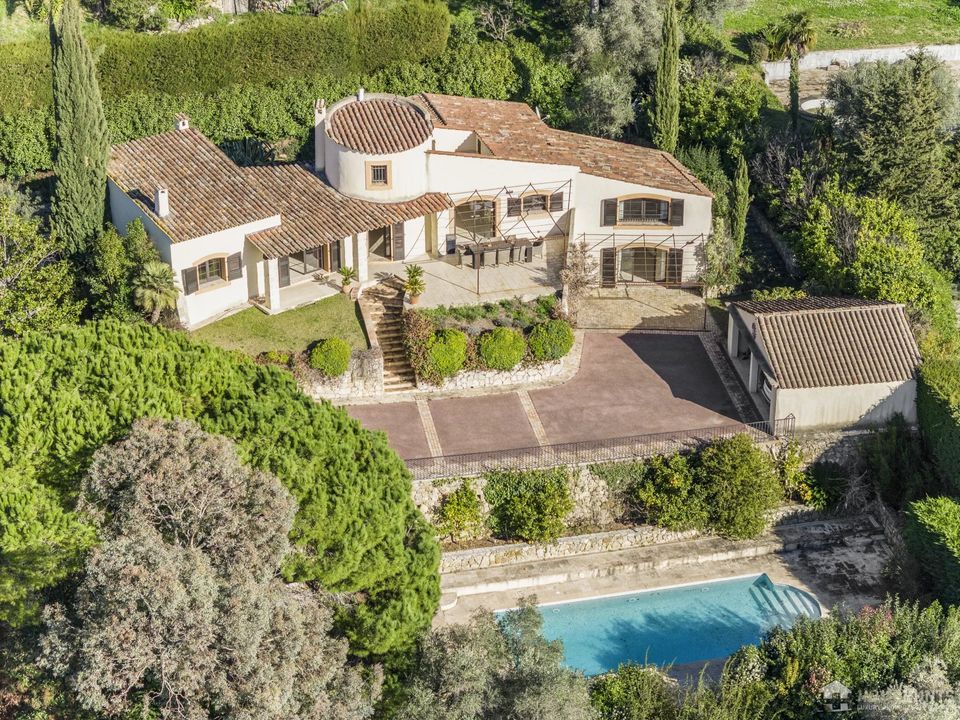 Villa in Plascassier, Alpes-Maritimes - foto 1