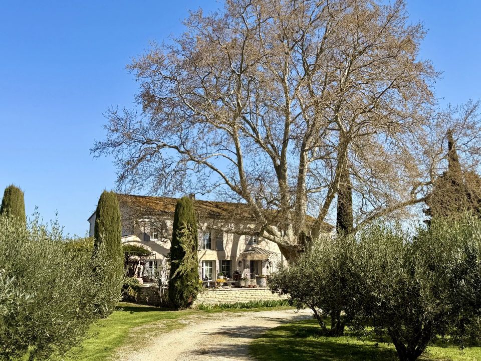 Villa in L'Isle-sur-la-Sorgue, Vaucluse - photo 1