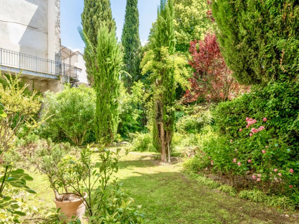 Villa in L'Isle-sur-la-Sorgue, Vaucluse - photo 2