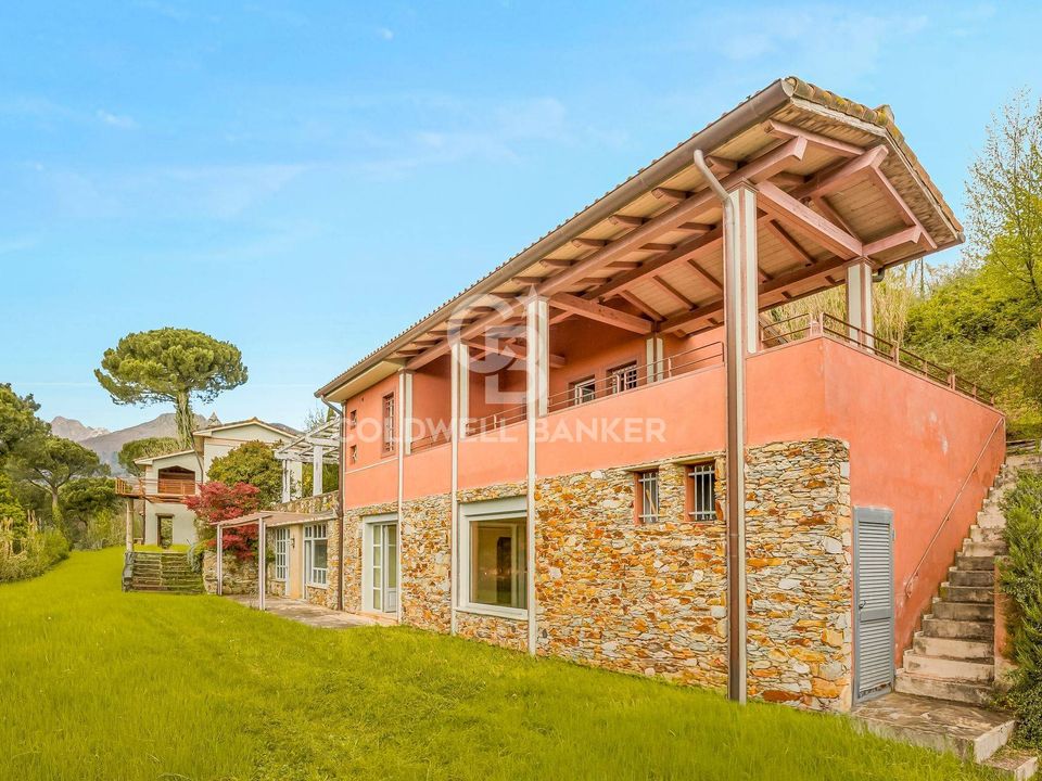 Villa i Pietrasanta, Lucca - bilde 1