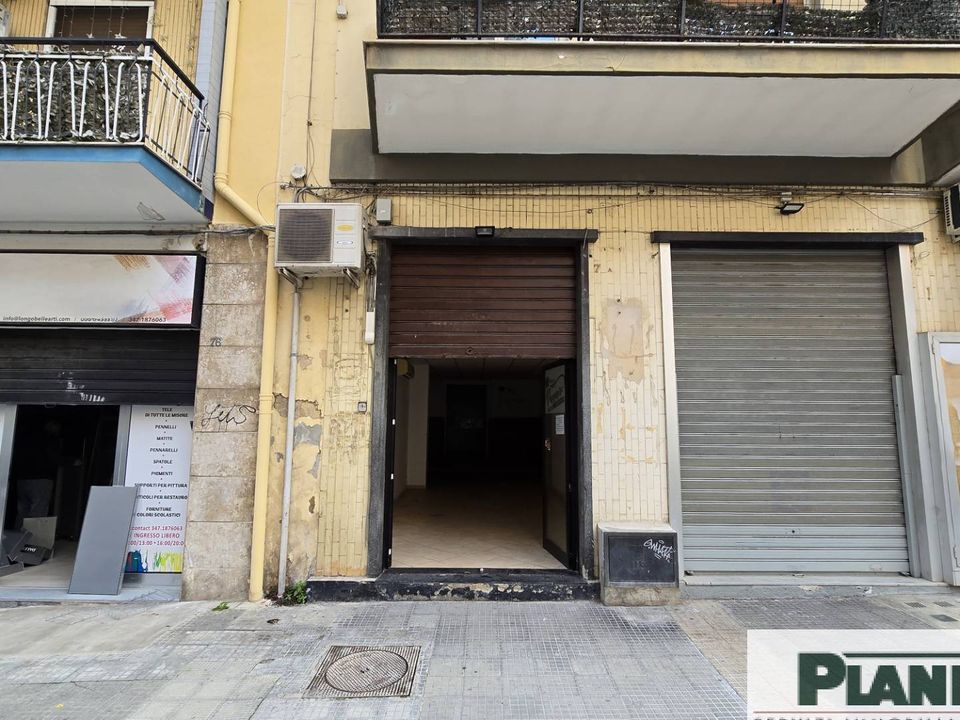 Erhvervsejendom i Bari, Bari - foto 2