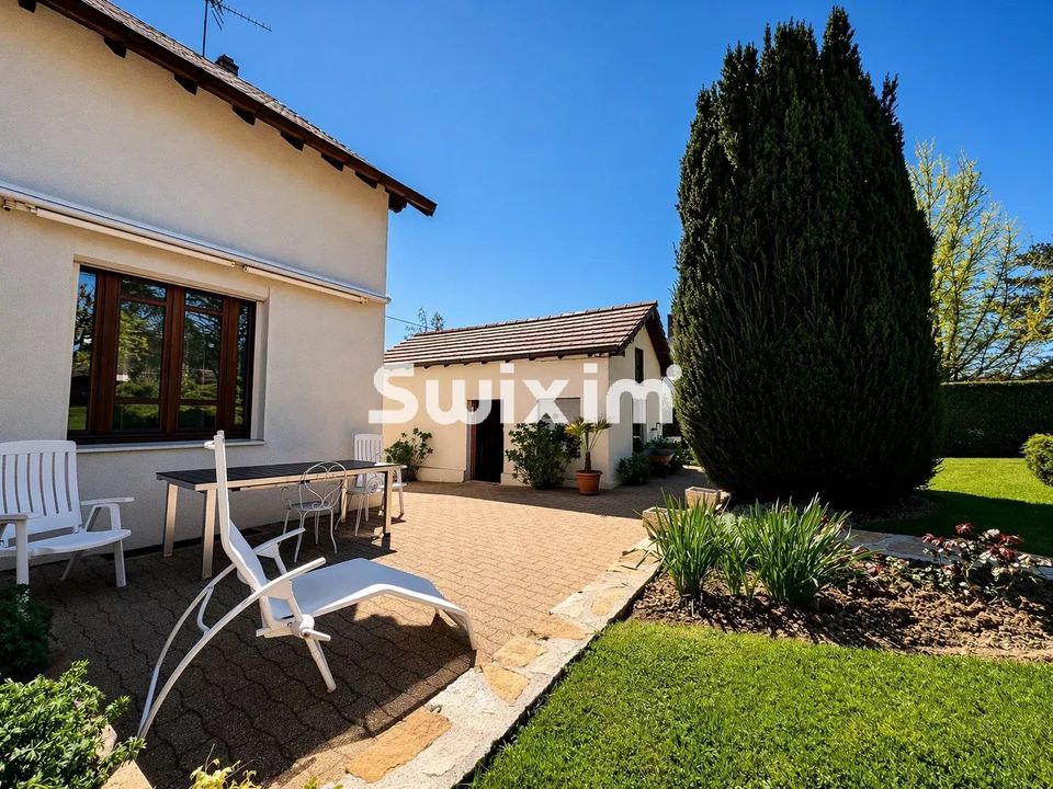 Villa i Lons-le-Saunier, Jura - foto 1