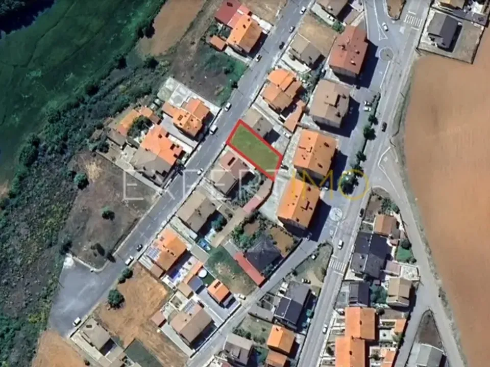 Helårsgrund i Braganca, Braganca - foto 1