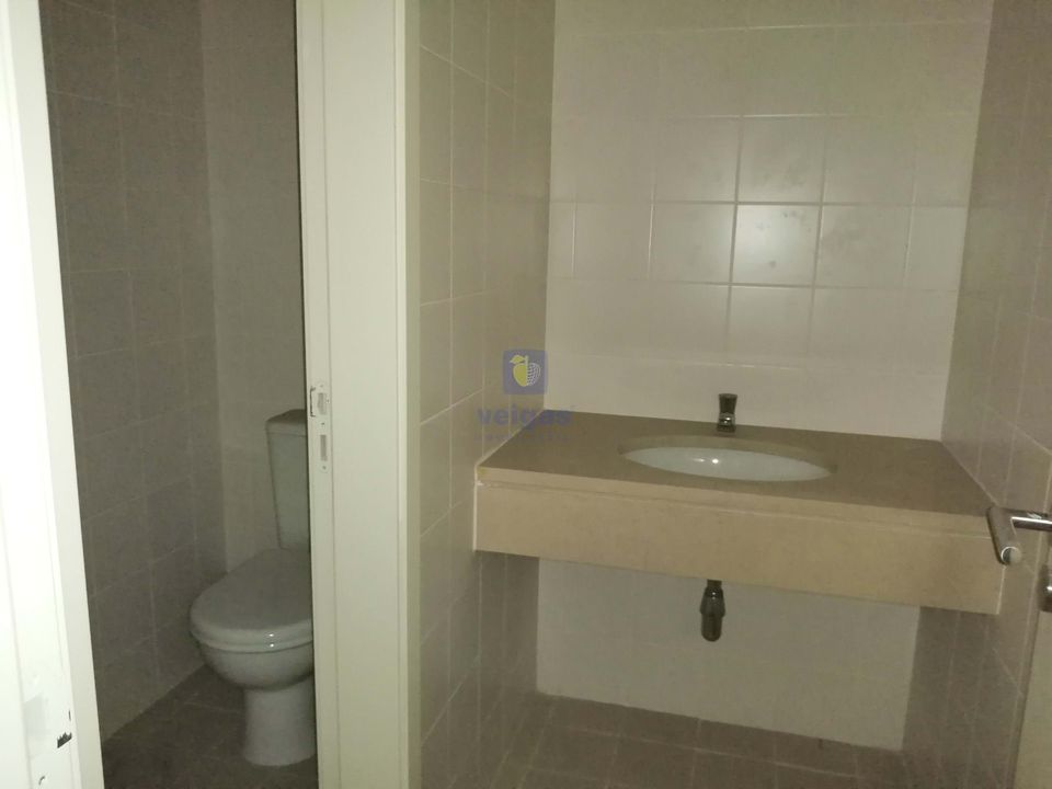 Erhvervsejendom i Alges, Lisbon - foto 3