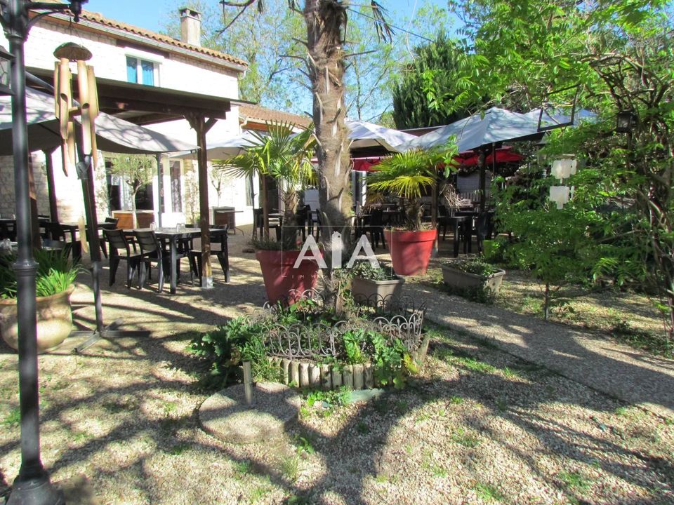 Erhvervsejendom i Mansle, Charente - foto 1