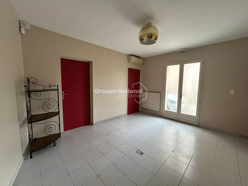 Commercial property in Pernes-les-Fontaines, Vaucluse - photo 5