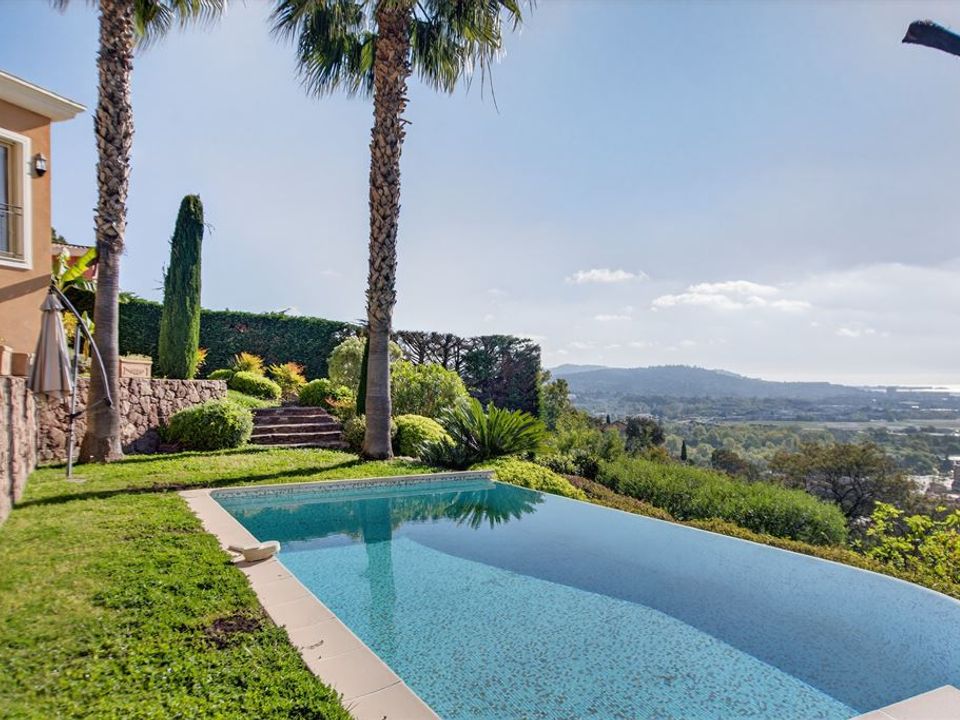 Villa i Mandelieu-la-Napoule, Alpes-Maritimes - foto 1