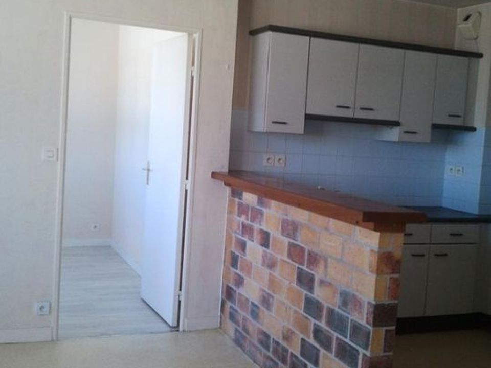 Apartment in Limoges, Haute-Vienne - photo 2