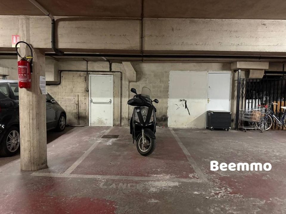 Espai d'estacionament a Paris, Paris - foto 3