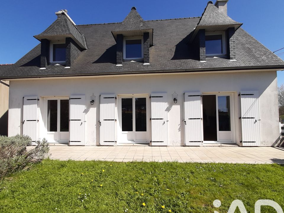 Villa en Carhaix-Plouguer, Finistere - foto 1