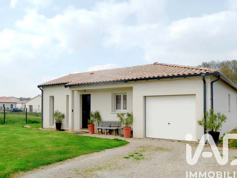 Villa in Saint-Julien-l'Ars, Vienne - foto 1
