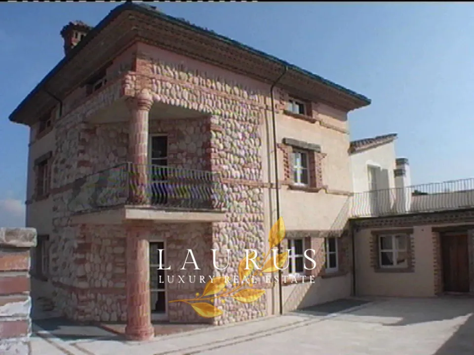 Herregård i Molise, Campobasso - bilde 1