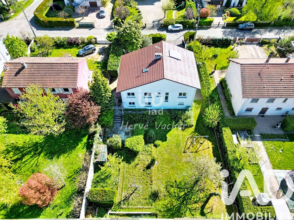 Villa in Saint-Denis-lès-Bourg, Ain - foto 1